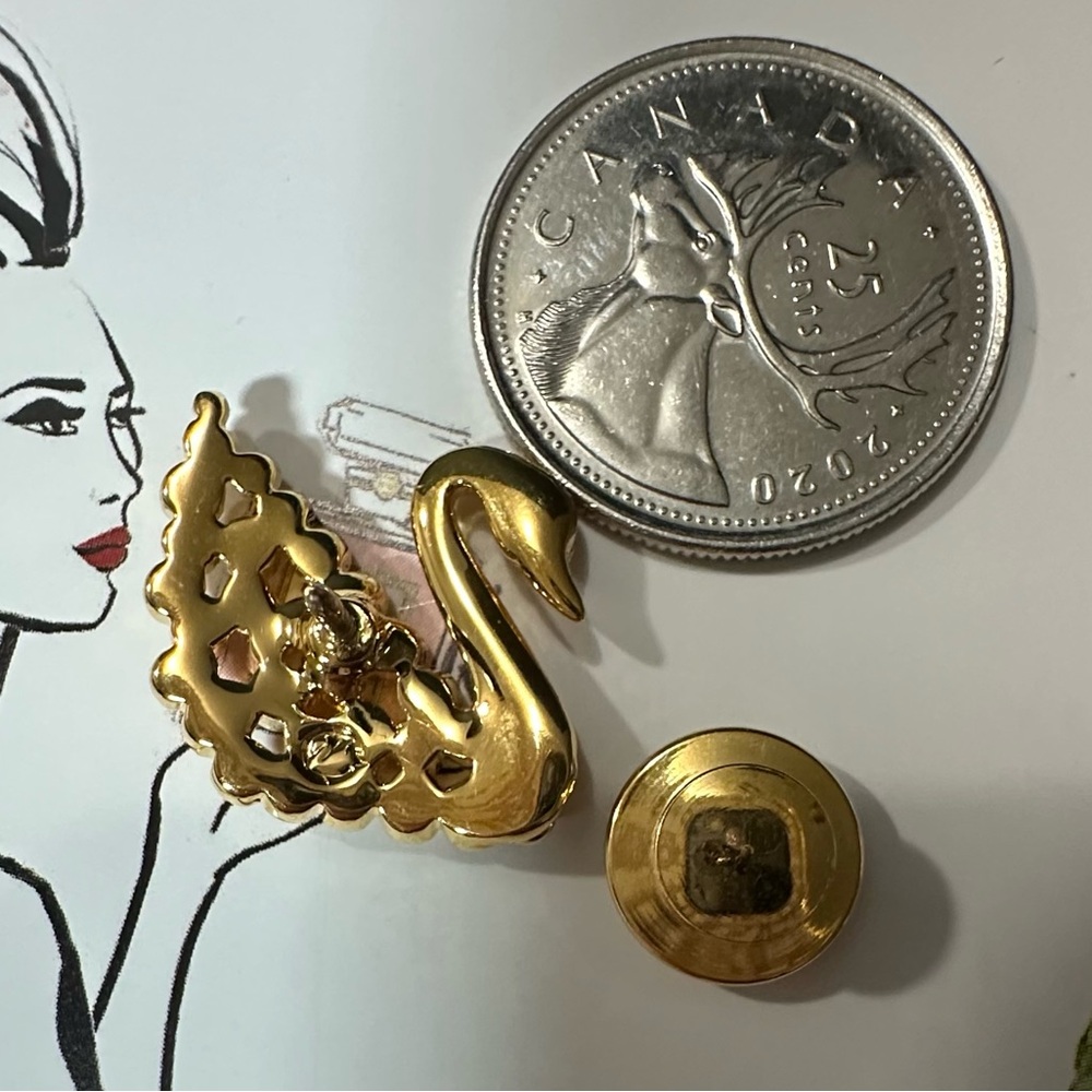 Vintage Gold-Tone Swan Brooch with Multicolour Rhinestones - Picture 5 of 9